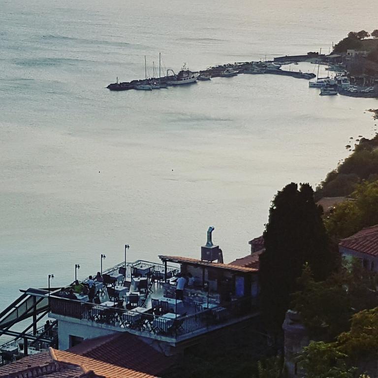 Villa Molivos Views Mithimna Bagian luar foto